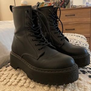 Steve Madden Platform Boots